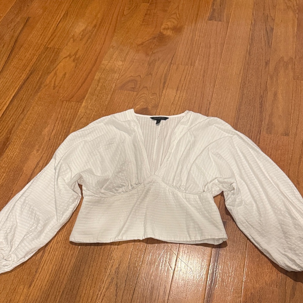 Banana Republic White Blouse with V-Neck and Puff Sleeves